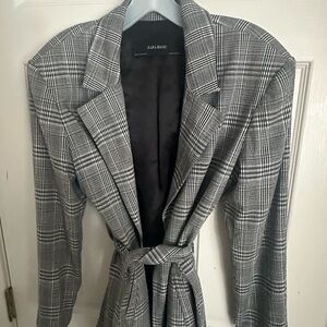 Zara Gray Blazer with Plaid Pattern and Wide Lapels
